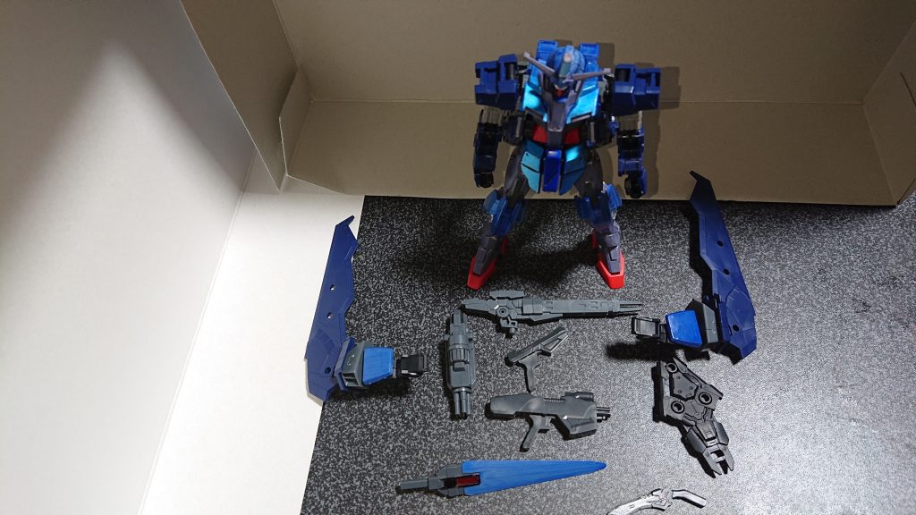 武装として4連ガトリング砲、ショルダービーム
マシンガン☓2、ピストル、高周波ブレード、隠しナイフ