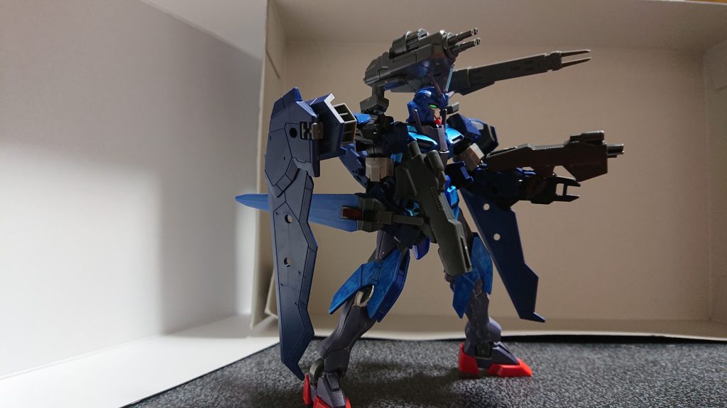 イメージヒントとしてヴィトールガンダムがあって、そこに百式改のヒントで思いつきで作りました。