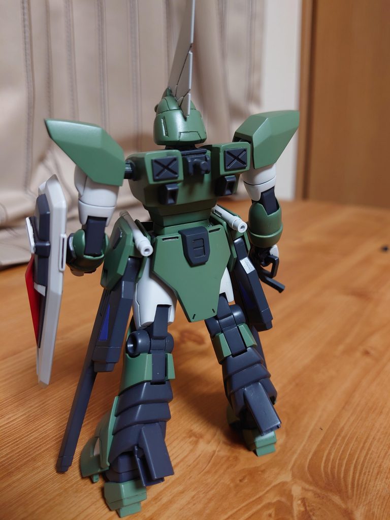 リフター無し背面。背中は資料が無かったので適当です。