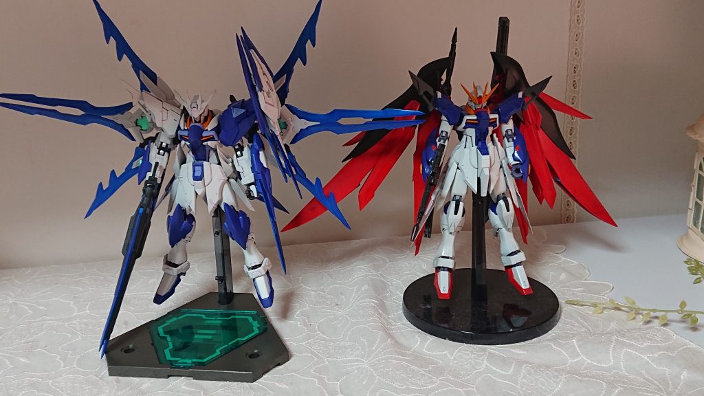 カラーリングはクアンタの初期版を参考に赤を極力抜いています。