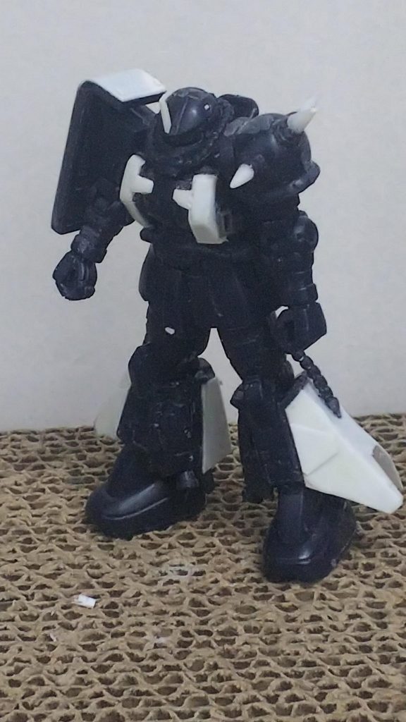 脚部フレアは0.3ミリプラバンで製作