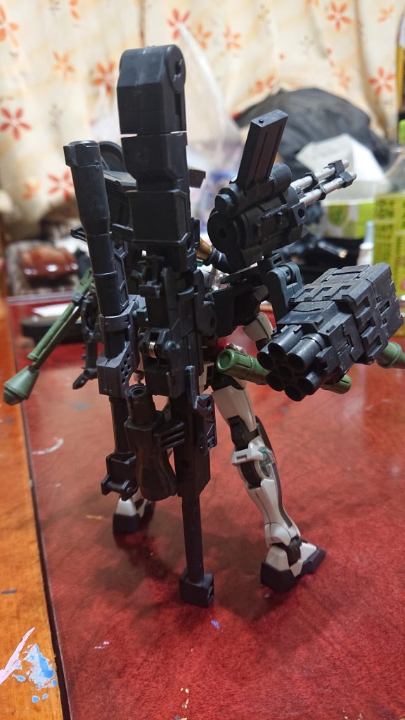 武器は全てコトブキヤです。コトブキヤのパーツを使うきっかけになった第一弾の作品でもある。