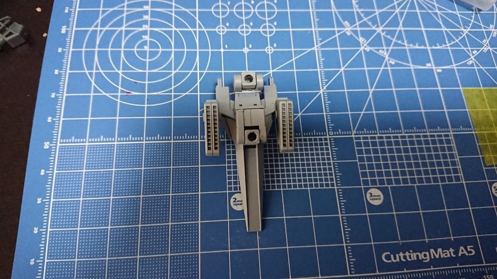 腰パーツにはMSGのモデリングパーツやジョイントパーツを加工して貼り付けています。