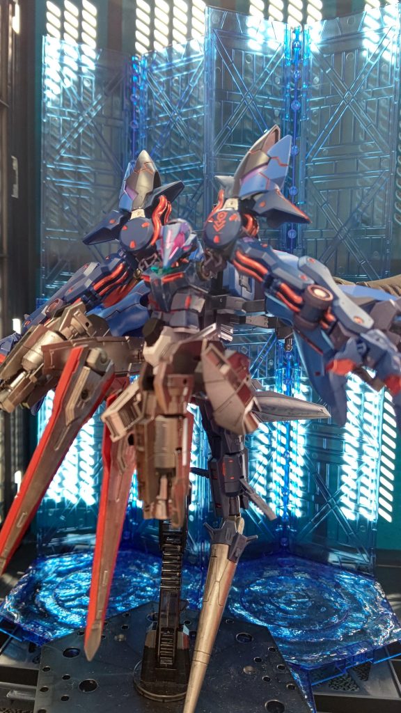 専用の支援機兼アーマーのゼファーです。ゼルドザームアームズをメイン武装にし、コアガンダムの胴体を使用してます。また、GBNにはない未知のパーツという設定で30MMのブースターやヘッドパーツ、デカールを使用しました。肩のデカールのデザインってアルスっぽくないですか?