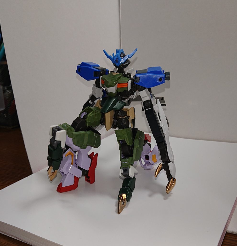 ガンダムフレームではできなかった立膝もできるようになりました。