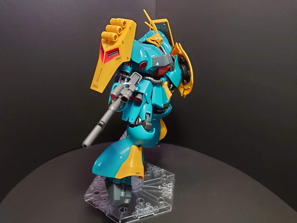 ええい、ファンネル達！！一番熱量の高いミサイルだ！当たれぇ！！！