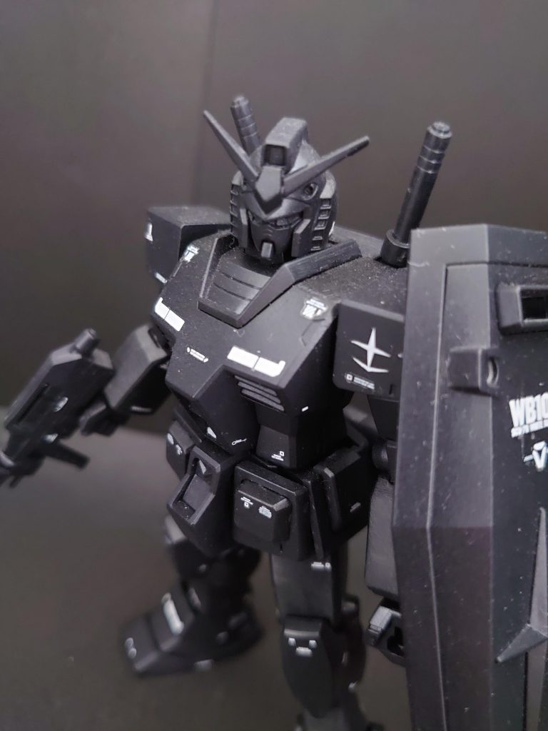 色々とRX-78-2のキットは作ってますが、顔は旧HGUCが一番カッコいいと思っとります
(｀･ω･´)ゞ