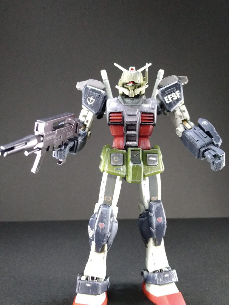 簡単な組立になりますが、可動は広くありません。30MMのパーツやプラ板でディテールを追加し、ガンダムマーカーエアブラシで塗装、エナメル塗料とウェザリングカラーで汚し、艶消しで塗装の粗を誤魔化しています。