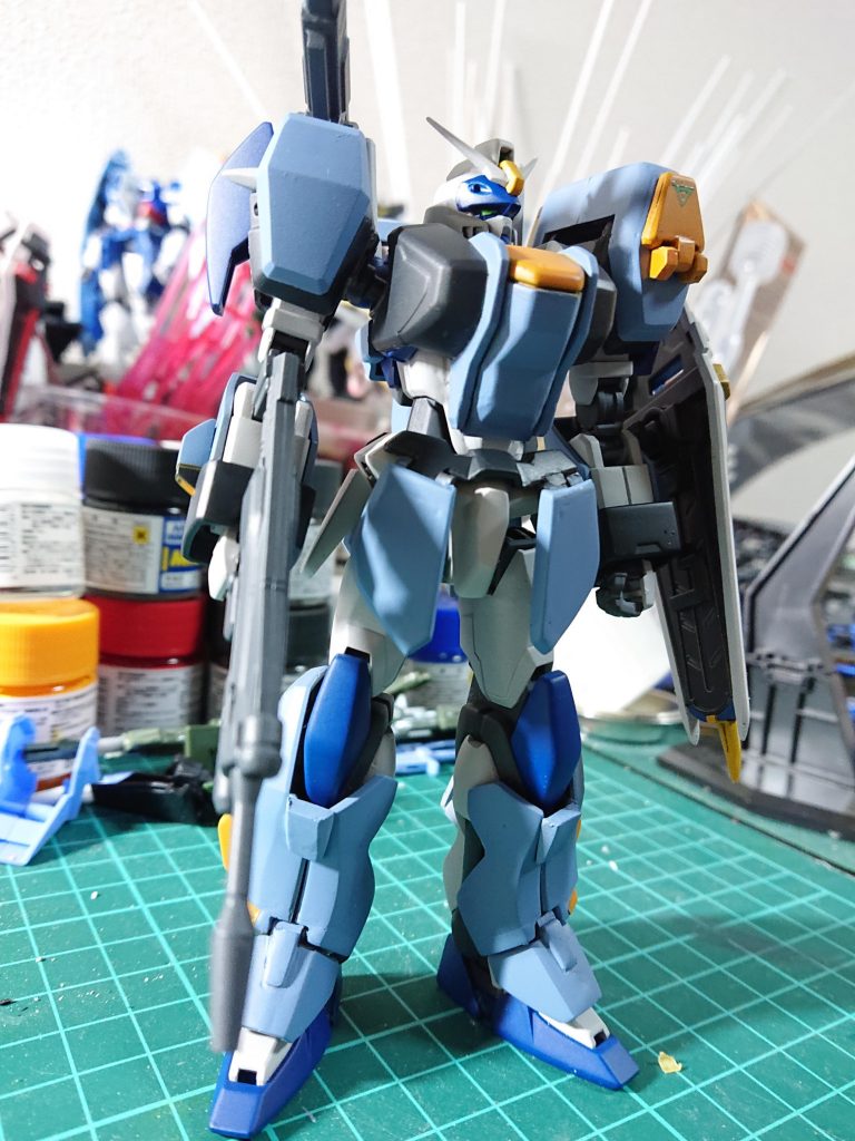 デュエルはボディーはインパルス使ってます。間接はストライクです。アサルトシュラウドは、動き出るようにプラ板加工してます。 