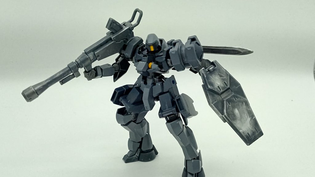 (武装)バズーカ、シールド、バトルブレード