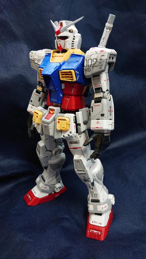 PHASE04~05デカール完了。いやーイイね👍️まだ、この上からのつや消し。その上で3Dシールか。毎日少しずつ進めてきて、この状態が31日😆正月元日がフル完成予定日となった☺️