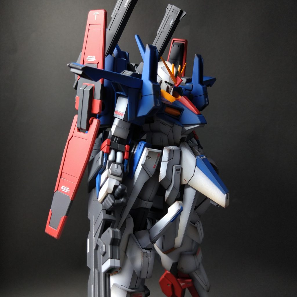 シールドのカラーリングも変更してます。ダブルゼータのカラーリングを意識してます。