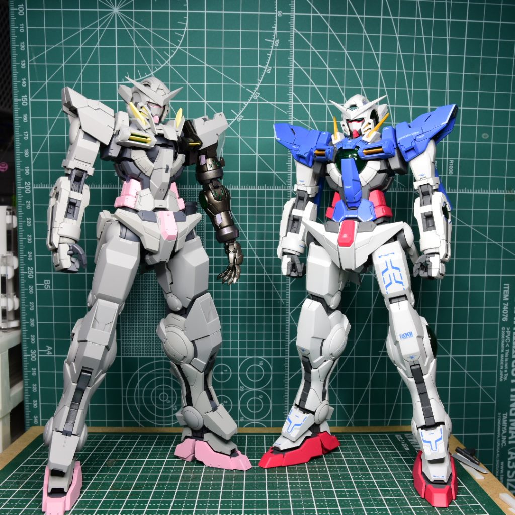 エクシアR2（だいたいキットのまま）との比較②