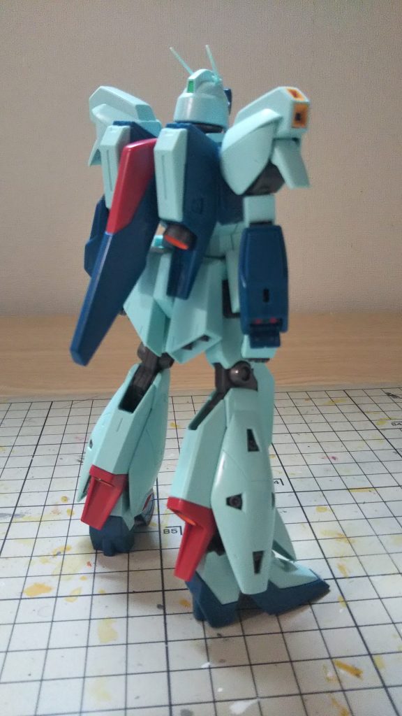 環境的に水性塗料しかつかえません。