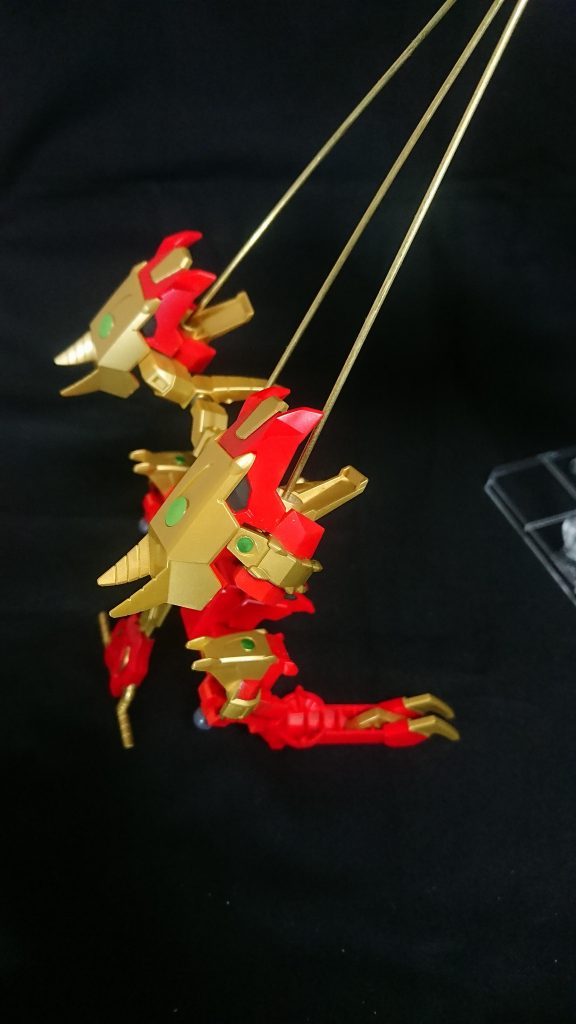 レックスバスターは全塗装しています。実はこっちの方が塗装分けが面倒だったのは内緒