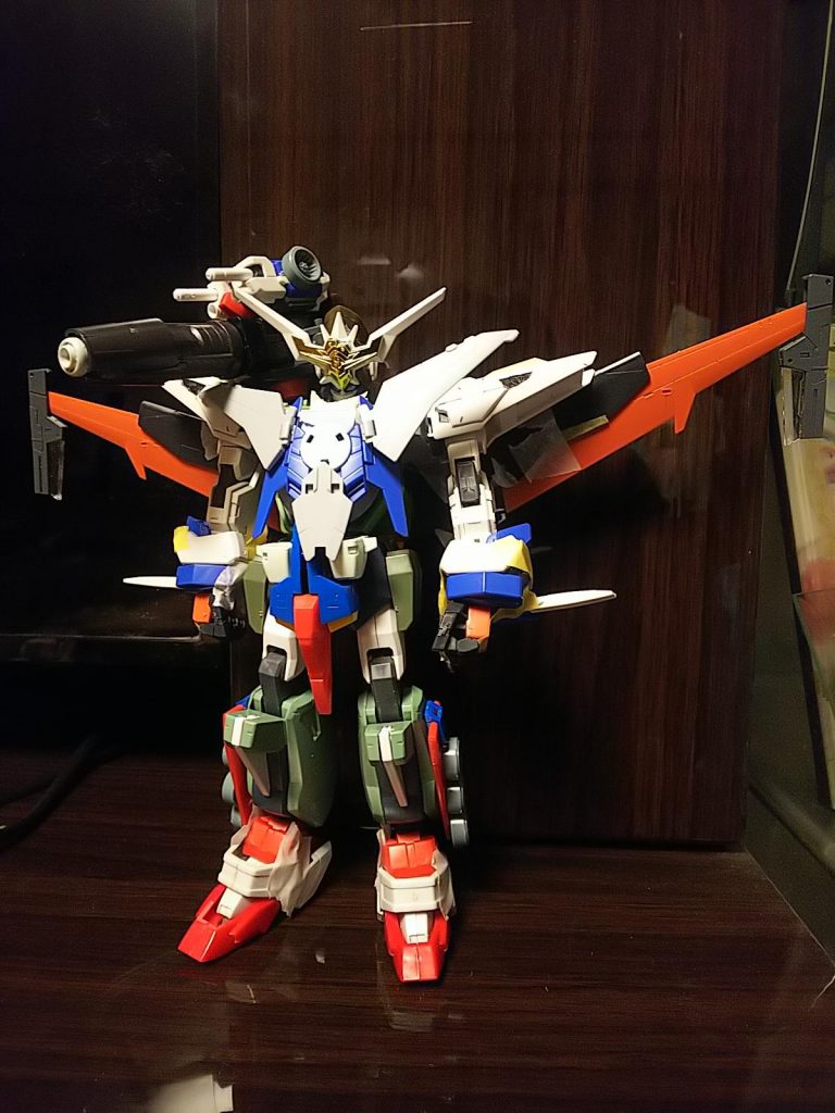 腕の差替えのみで合体します