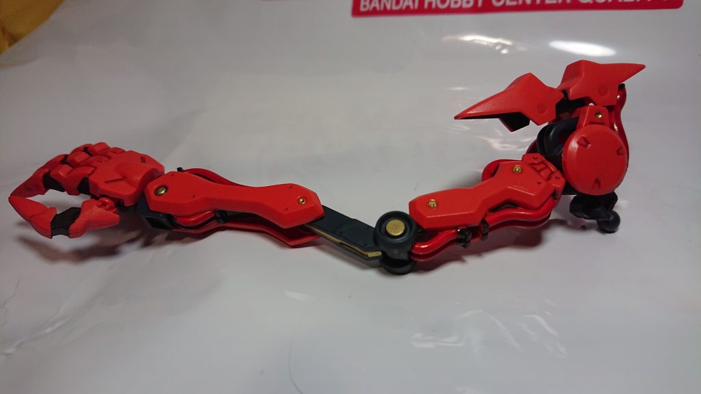 右腕のコード赤く塗るだけでも
かなり見た目が良くなる気がします（自己満）