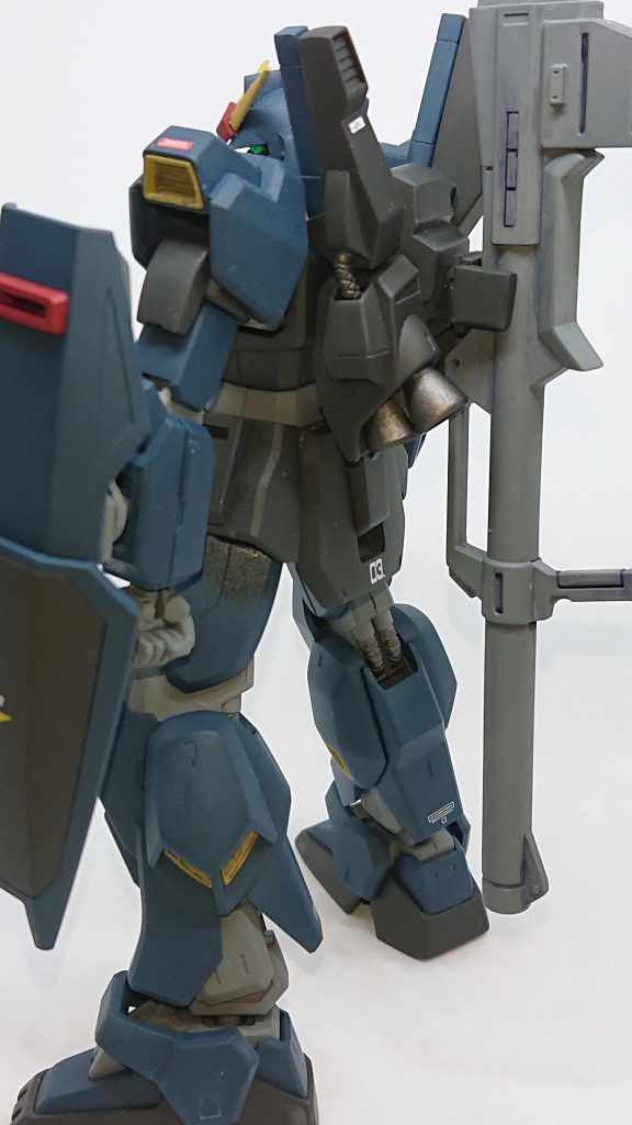 バズーカを背中に懸架出来るようにしました。