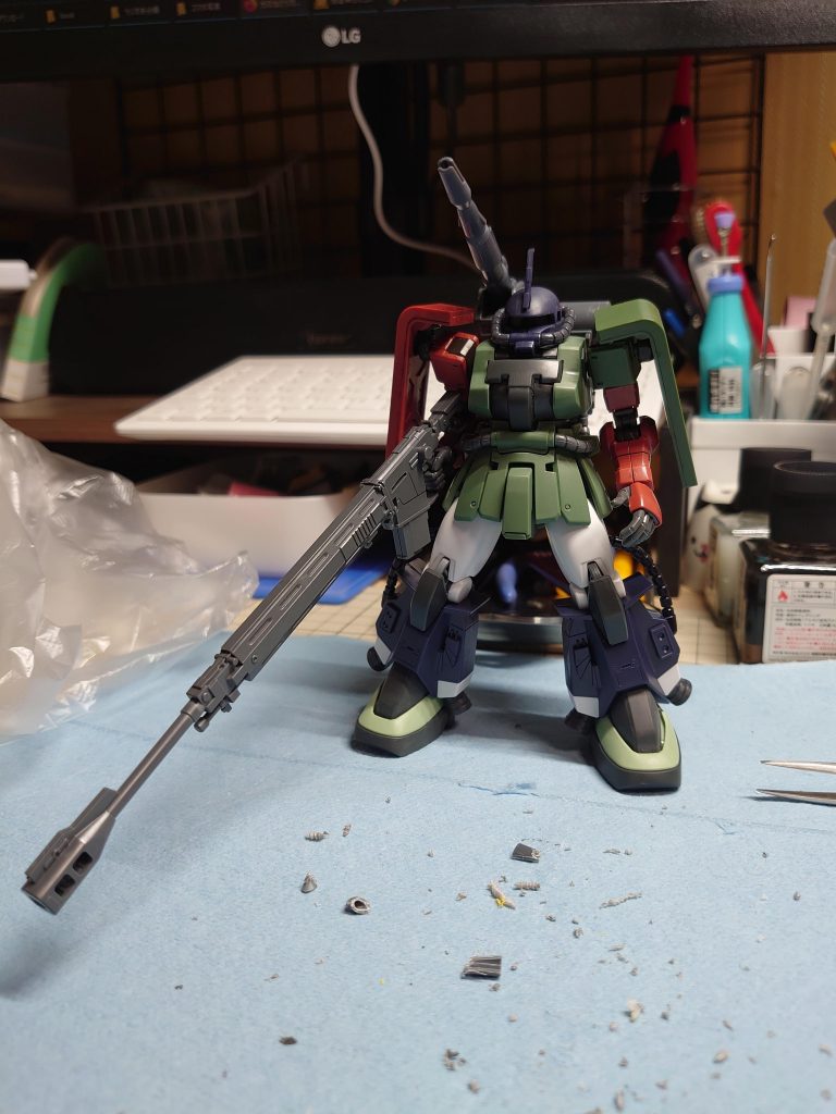 腕は最初オリジンシャアザクでしたが、アクトザクに変更しました。