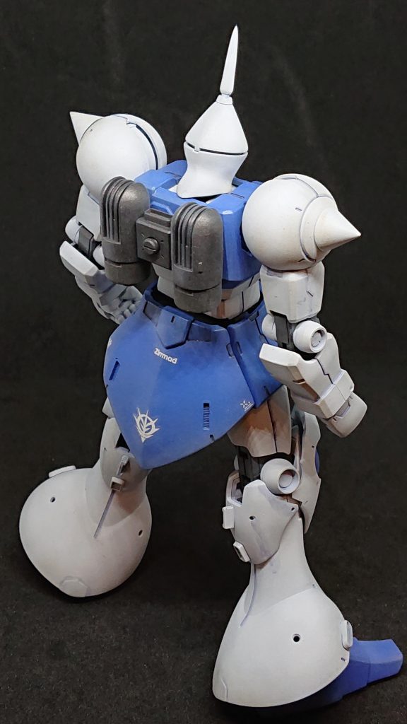 リヤスカートにダクト埋め込み