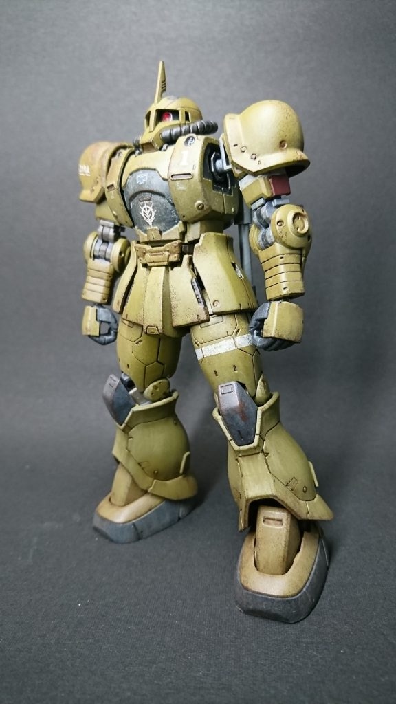 今回も日本軍カーキで塗装。ブレードアンテナ、頭部動力パイプ胸部両脇はザクⅡのジャンクから拝借。