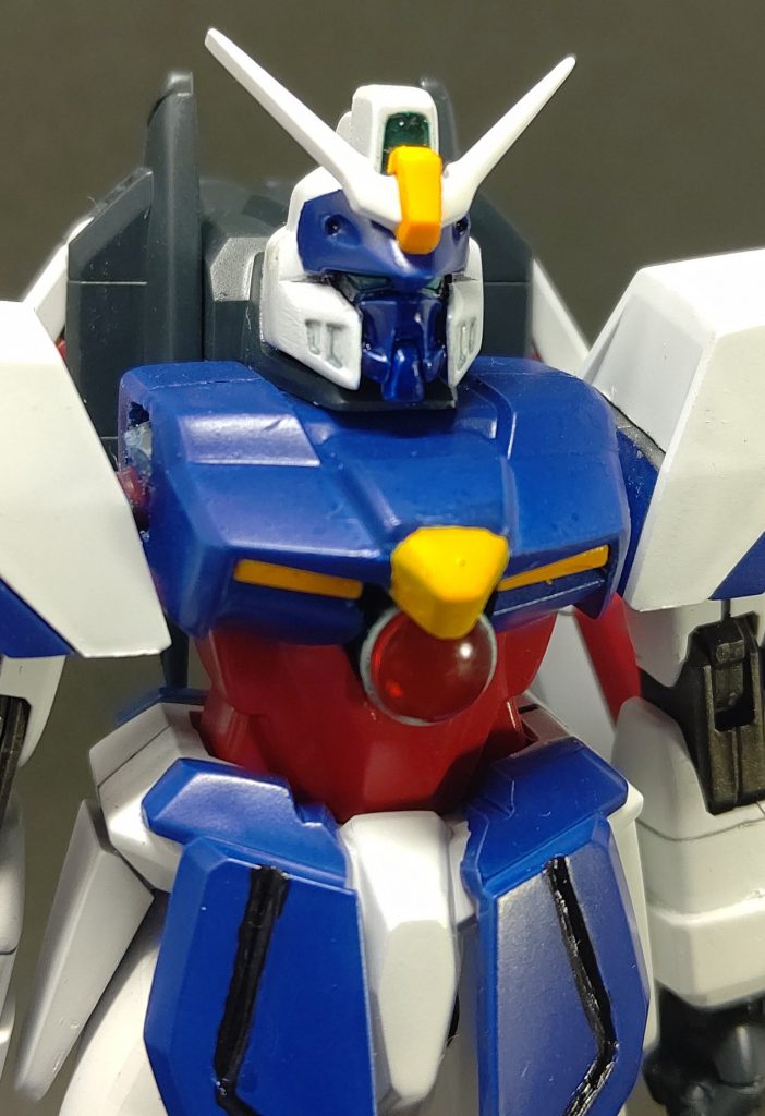 口はへの字がないタイプなので、思いきってシャイニングぽく全塗り。デュエルっぽく青。胸もくり貫いて他の余りのバーニアパーツにクリアパーツをつけて。