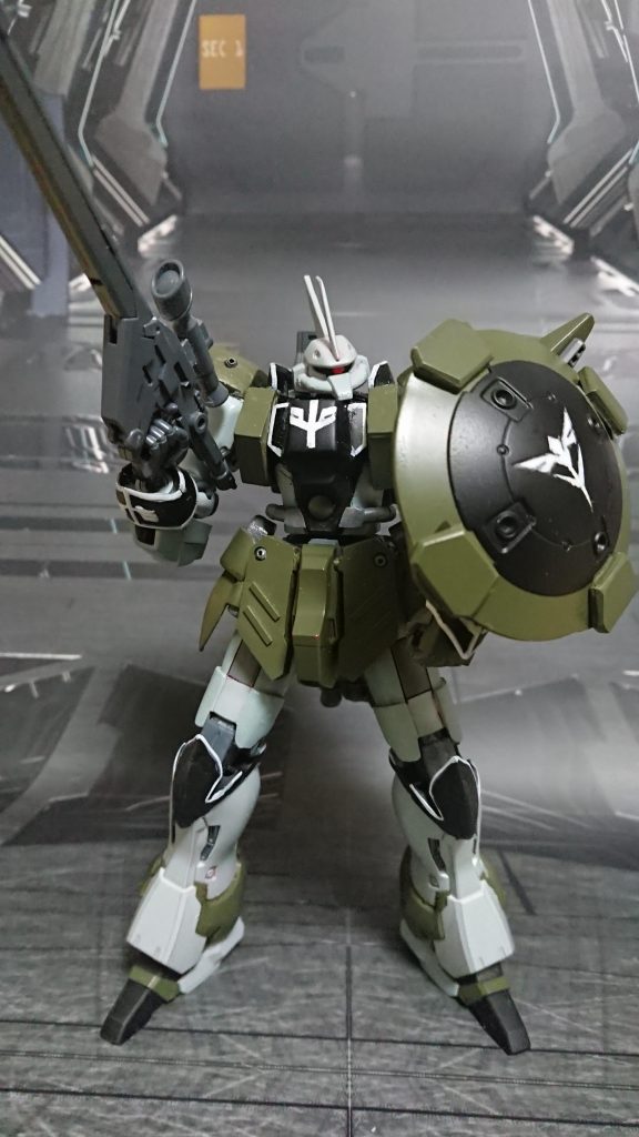 装甲素材:ガンダリウム合金、一部チタンセラミック複合材武装:ビームナギナタ           ビームライフル(スコープはゲルググJの物を使用)           頭部バルカン           腕部ビーム・スポットガン           ミサイルポッド           シールド(4連装メガ粒子砲)