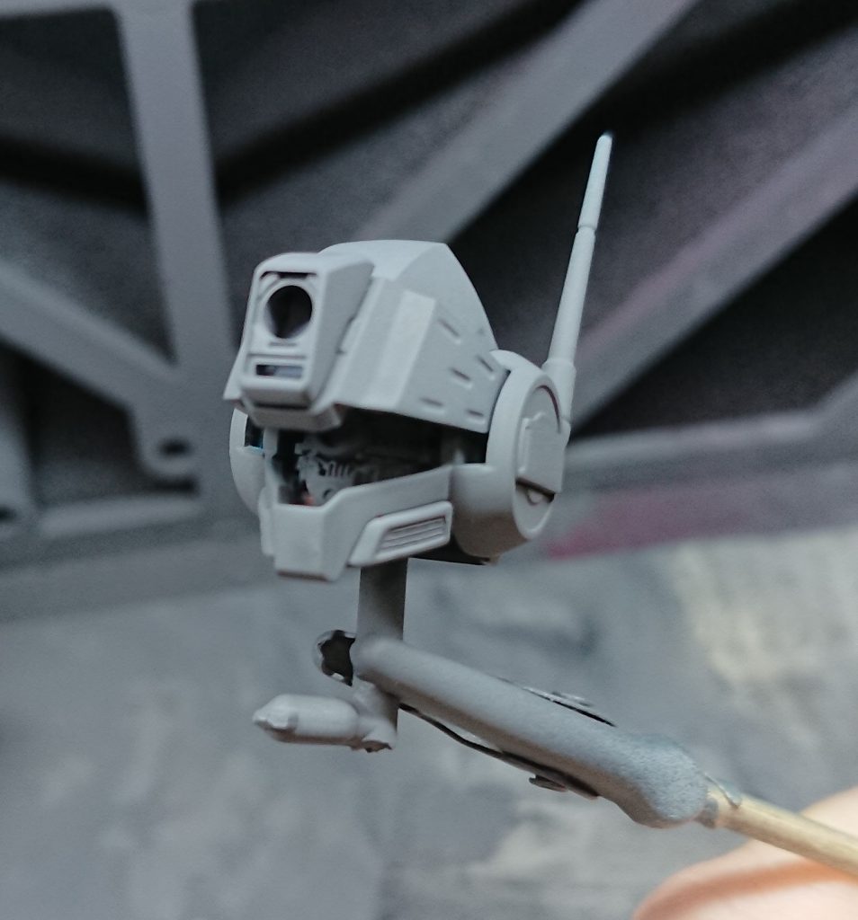 サフ代わりにアクリジョンのベースグレーを使っています。