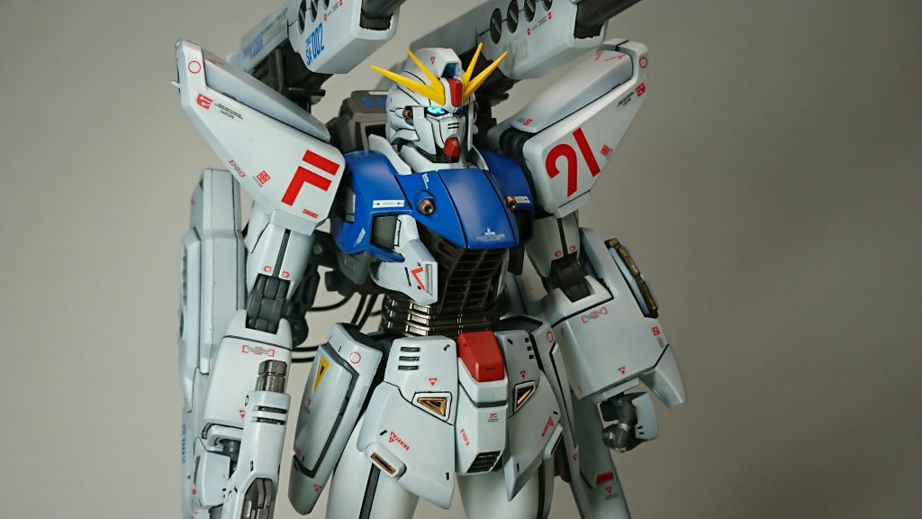 バンダイエッジの修正とモールドの彫り直しをして本体はキットのままです。