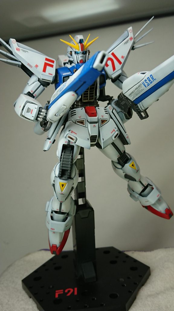 ヴェスバーを展開して射撃。