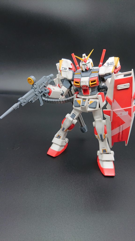 マスターグレードを全塗装した初めての作品です、RX-78を1号機から順番に揃えてみたい願望があり、その一環のはじまりの5号機製作です、次はG-3カラーの投稿を予定しています!