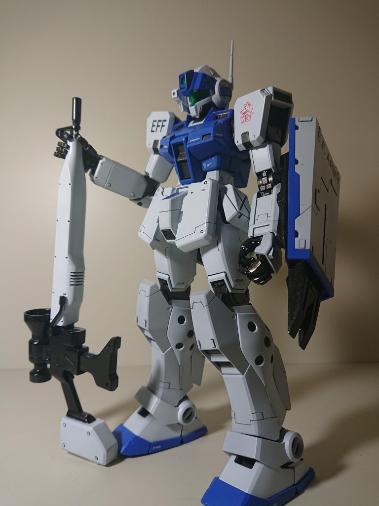 スジボリやプラ板を使って、少しだけディテールを増やしたりもしてみました。