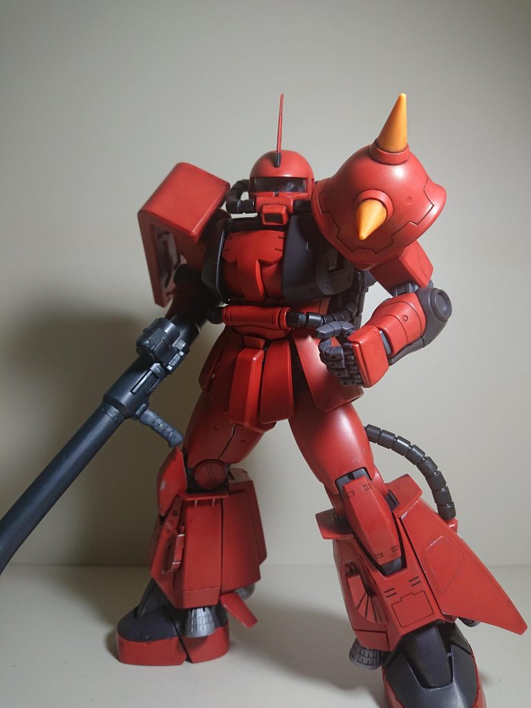 年始から作り始めた 久しぶりのザク。塗装部屋が寒すぎるので、塗装せずによごし仕上げで。