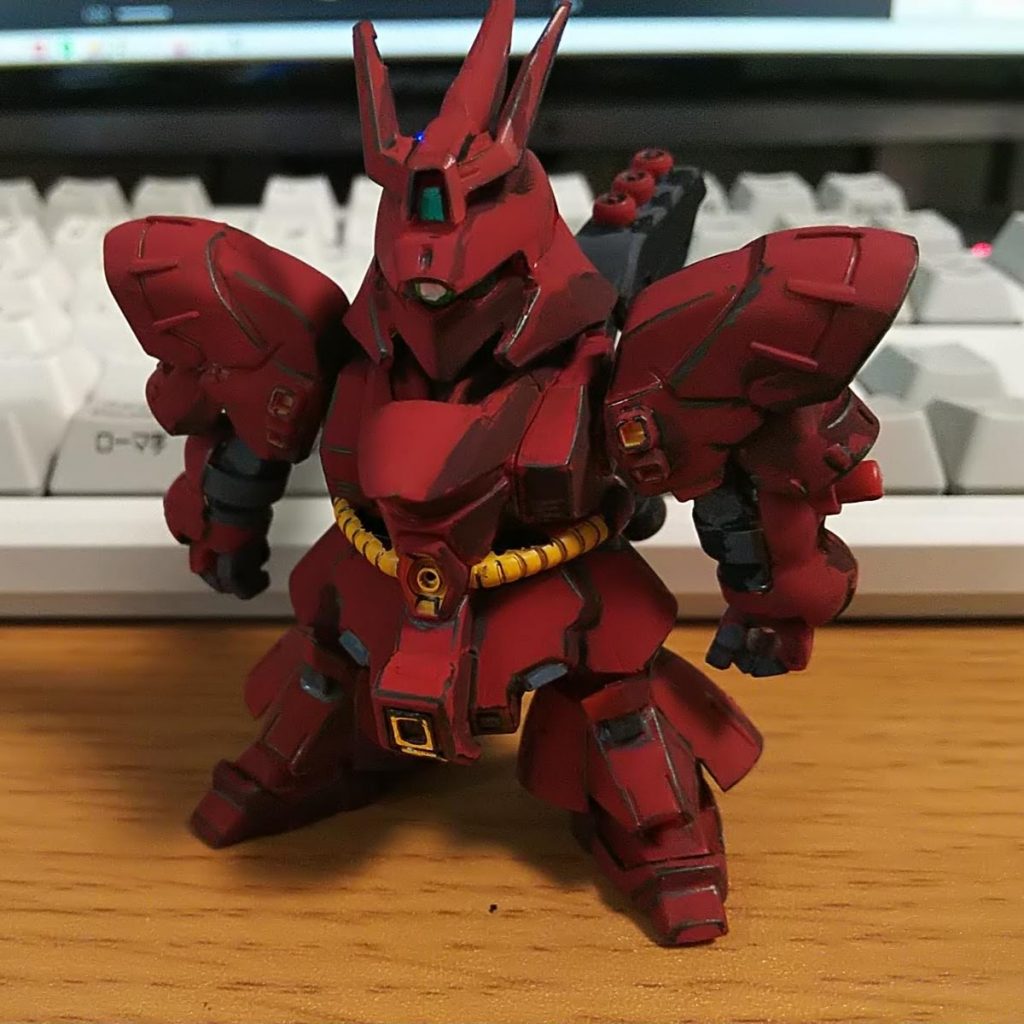 エッヂの線を書いた状態です。水性顔料マーカーのプロッキーや、筆ペンの腹の部分で書いています。