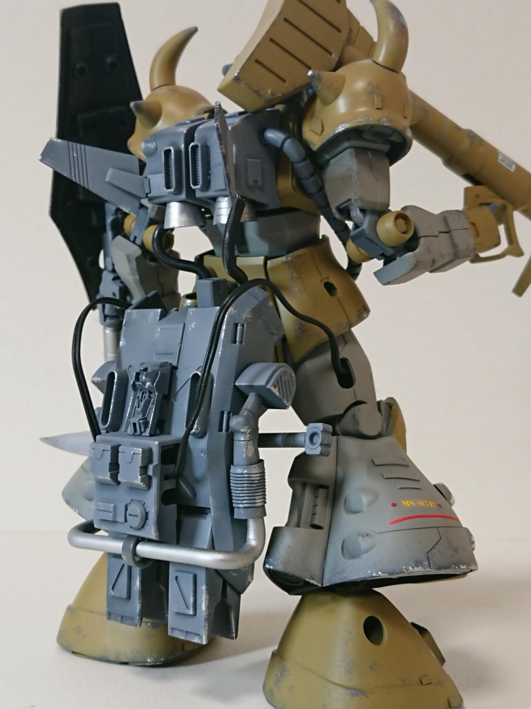 通常仕様の飛行試験型と異なり、腰部に大型ブースターパックを装備。飛行時間の延長を行っており、最大で5分の連続飛行が可能。