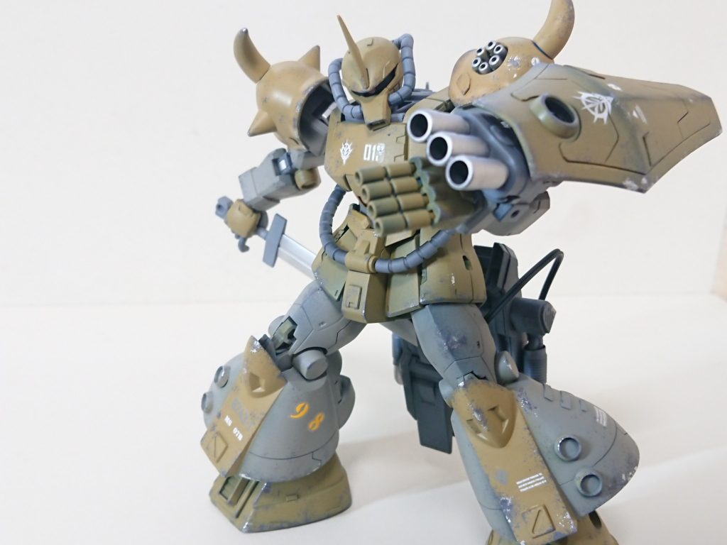 ヒートサーベル腰部ブースター裏にマウントされる