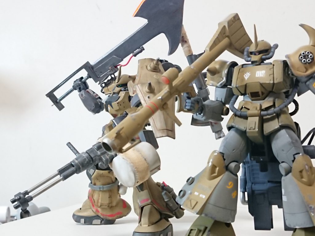 後期型グフの改修機と先行量産型グフの改修機