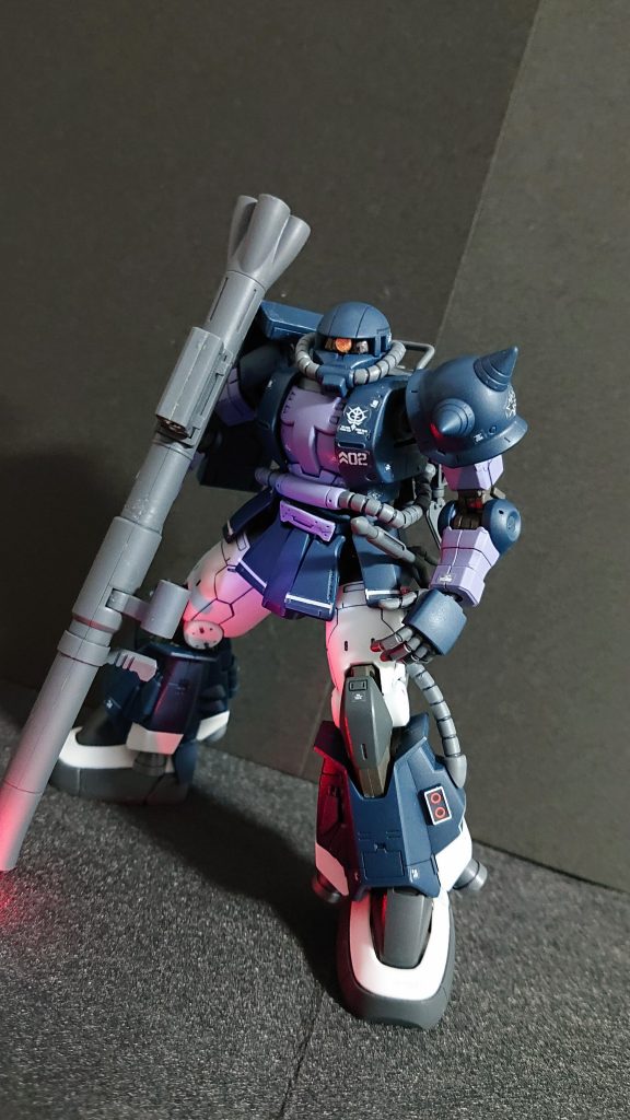 バズーカ、合わせ目処理してないのでバッチリ線が見えてますが、2作目なのでご愛敬という事で。。以上、完成品写真でした🙇