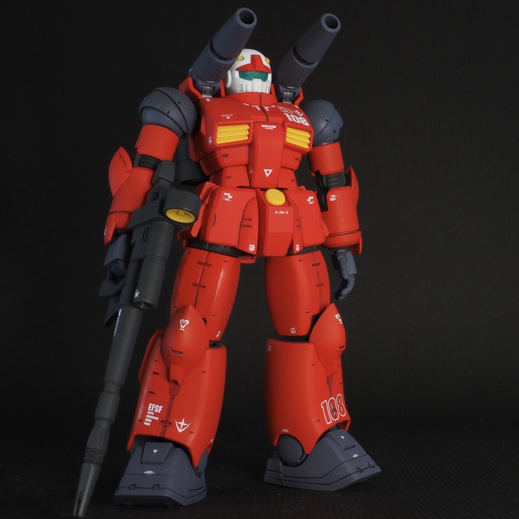 胸部にスジボリを追加するか悩みましたが、機体番号をハッキリ見せたかったので、無加工です。