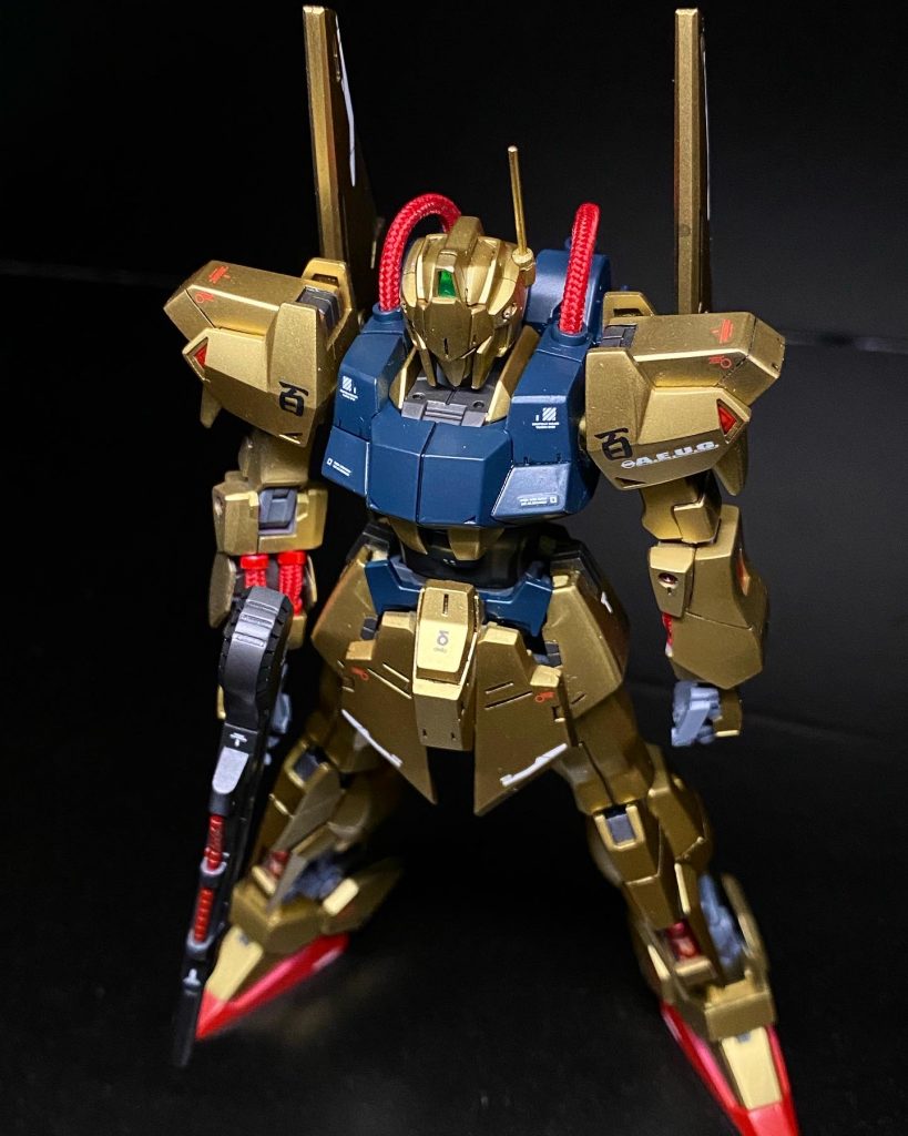 バックパックと肩をメッシュパイプで接続しなおしました。