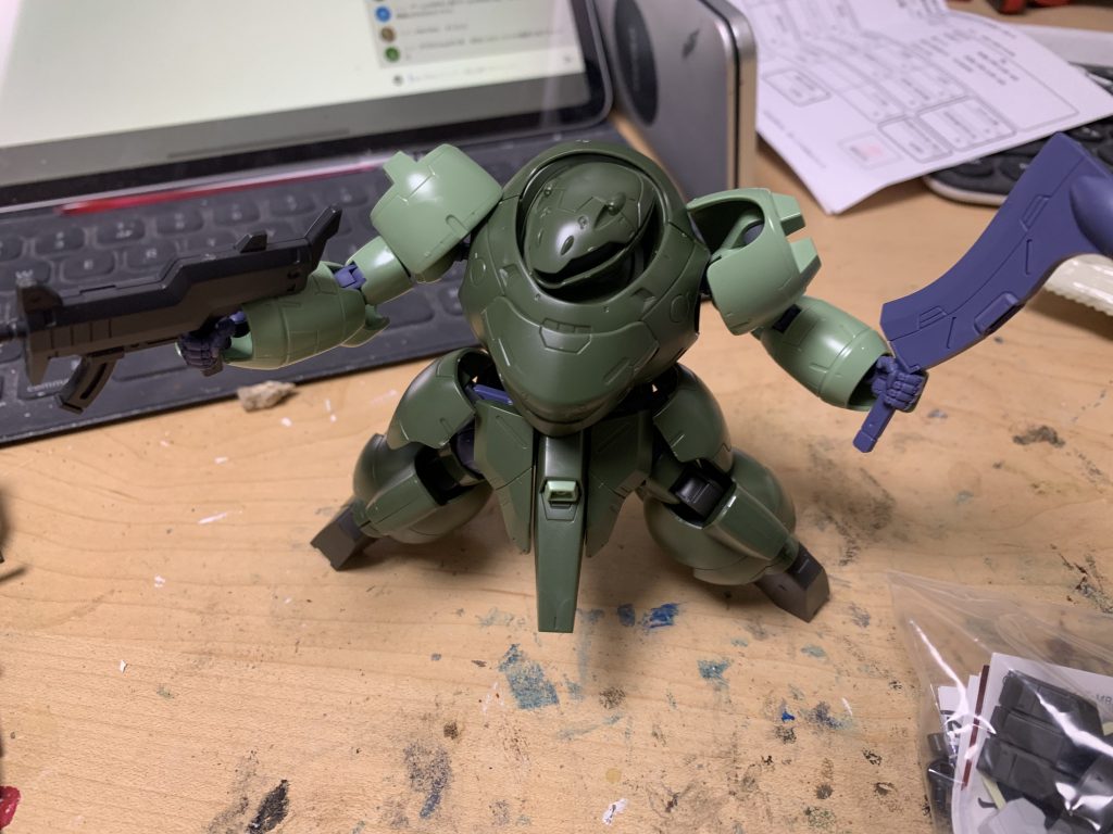 元々の緑色もいいと思う、ザクっぽい色味は素晴らしいですね