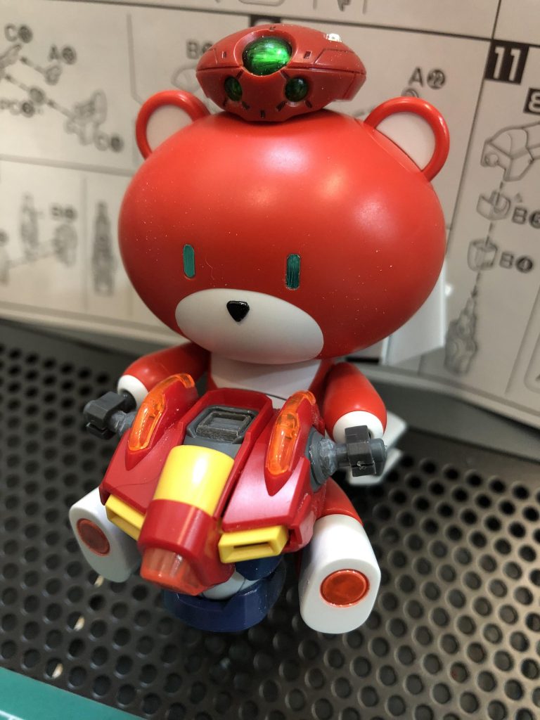 ボディコックピットは、半分くらいにしようと思いましたが、そのままでもカッコ良かったので首部分だけ塞いでます。