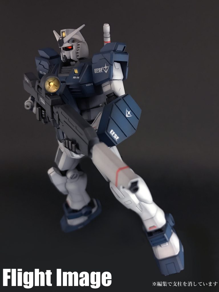 「ガンナーガンダム」では「ヘビーガンダム」で見られた機動性低下を克服したとされますが、初期型の本機は機動性向上の面では未成熟であるとし、重量増加と機動性低下の度合は「ヘビーガンダム」と同程度と設定しています。