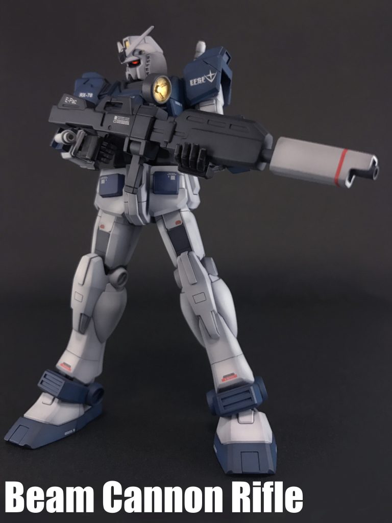 「試作型ビームキャノンライフル」は「ジャブロー攻防戦」において実戦投入経験(交戦は無し)のある「RX-77-4 ガンキャノンⅡ」の肩に装備されていた「ビームキャノン」を当時の不具合(反応路の出力ダウン)を修正した上で手持ち武器へ改造した物を主兵装とし、後部には試作型の「Eパック」を搭載しています。