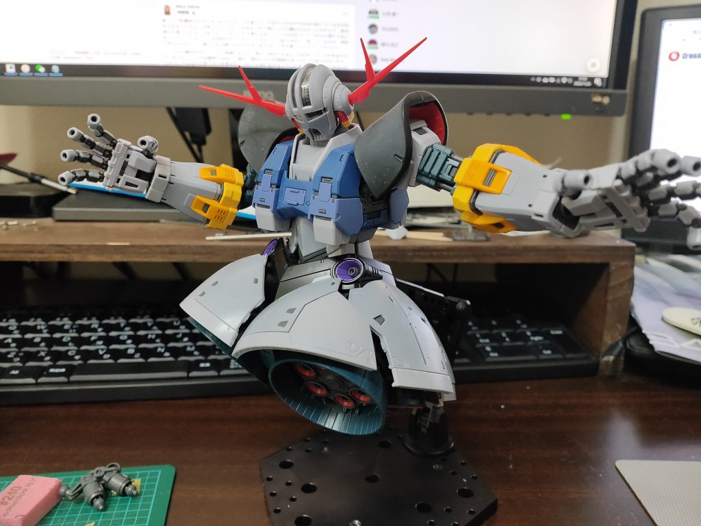肩パーツはMGドムから移植。