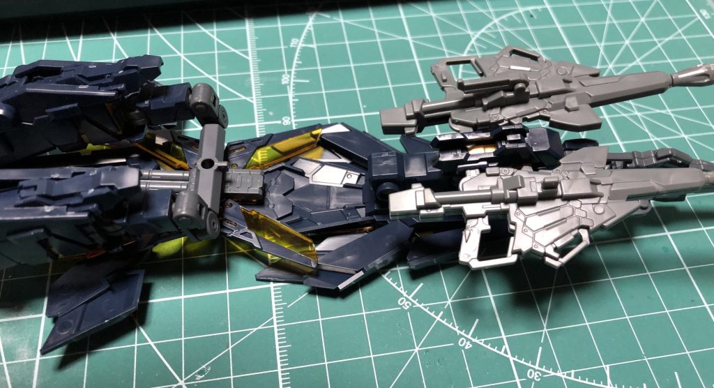 裏側。バンシィの腕×3。