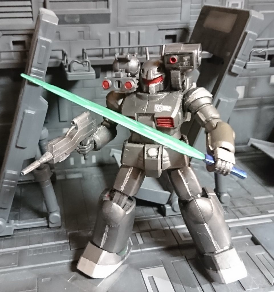 砲身をパージしてビームソードで近距離戦