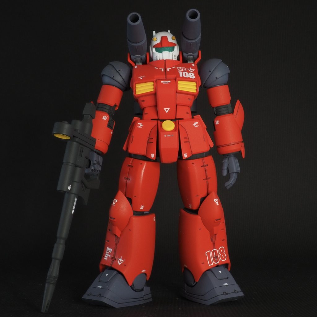 真正面から見てしまうと下半身のボリュームが過大ですが、角度を付けて見ればむしろ安定感がありガンキャノンらしく見えます。