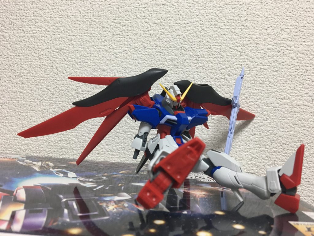いかがでしたでしょうか？ただの素組みですけど、あまりにもガシガシ動くので、いっぱい写真撮っちゃいましたね。劇中では色々不遇な主人公機でしたけど、やっぱりなんだかんだかっこいいですねよね。今製作中のガンプラの材料になったらと思って買ったのですが、あまりにかっこいいので単体で仕上げるか少し悩みますね。それぐらい出来がいいです。ストフリも以前組んだので、この際、隠者も組みましょうかね。おそらく次の投稿はそれ()。ゆったりペース&気まぐれ投稿なので、いつ投稿するか分かりませんがまた見ていただければ幸いです。ご覧いただきありがとうございました。