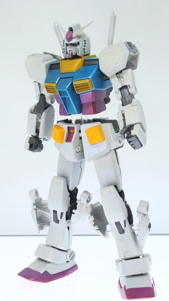 各部のパージ表現にパーツを浮かせているのはタミヤの透明プラ棒をガイアノーツのクリアパテで固定しています。前面からの撮影もギミックが映ってしまう程角度調整がシビアでした。